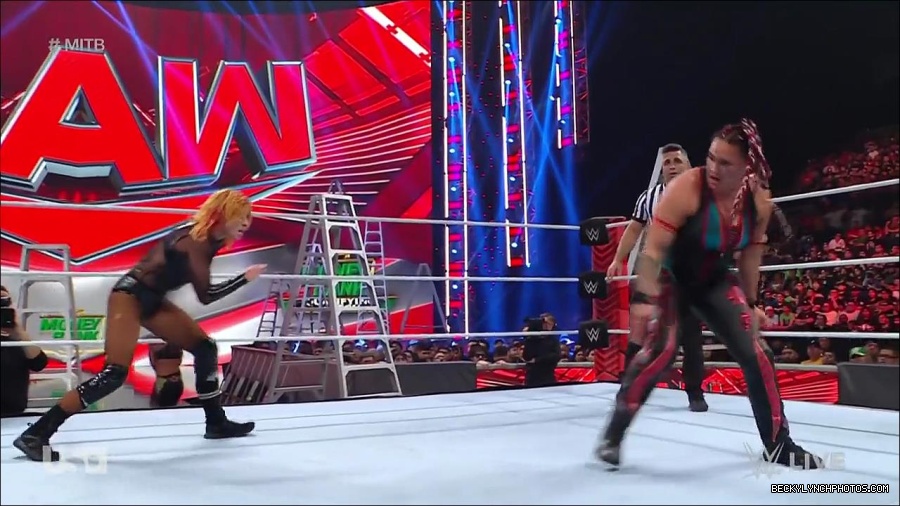 WWE_RAW_27th_June_2022_720p_WEBRip_h264_mp4_007553948.jpg