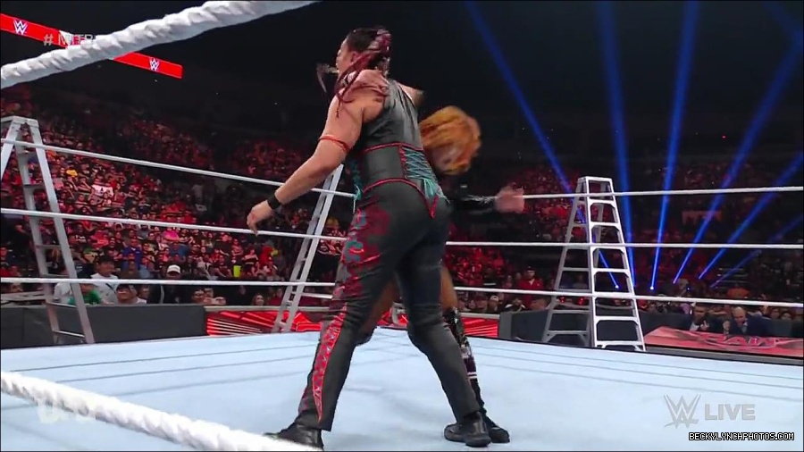 WWE_RAW_27th_June_2022_720p_WEBRip_h264_mp4_007556351.jpg