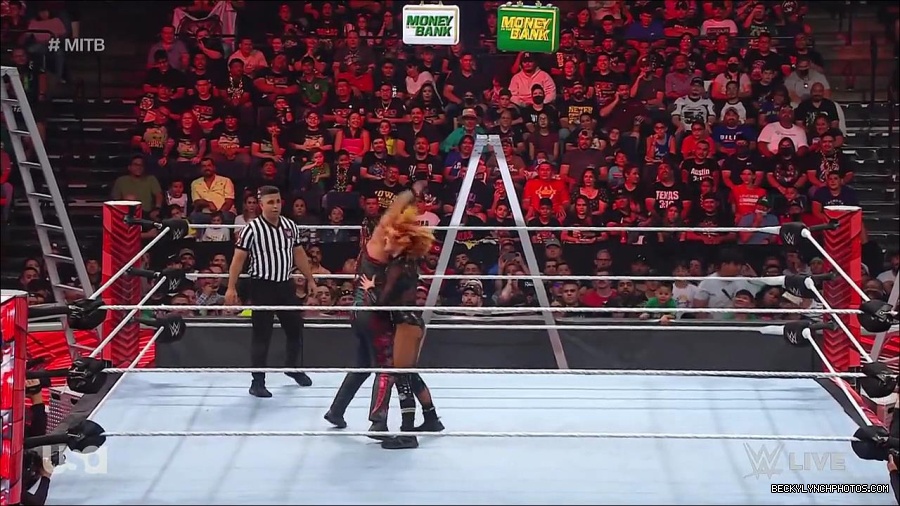 WWE_RAW_27th_June_2022_720p_WEBRip_h264_mp4_007557552.jpg