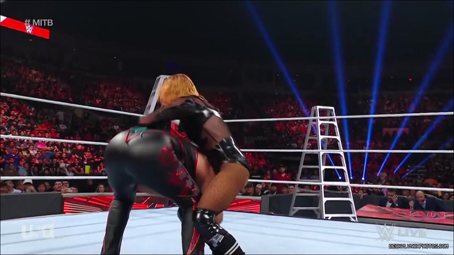 WWE_RAW_27th_June_2022_720p_WEBRip_h264_mp4_007558753.jpg