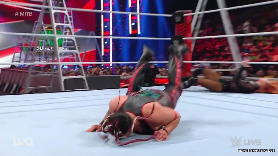 WWE_RAW_27th_June_2022_720p_WEBRip_h264_mp4_007576371.jpg