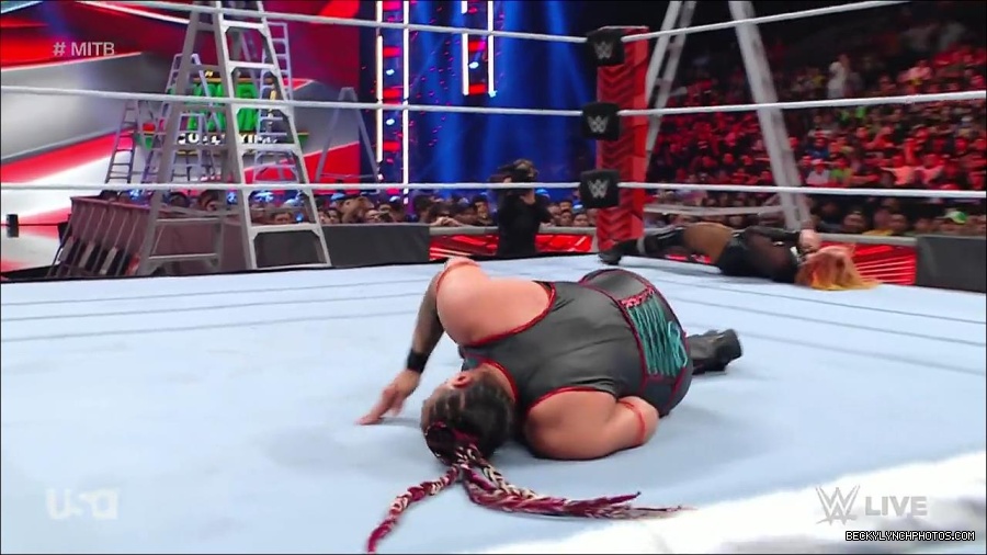 WWE_RAW_27th_June_2022_720p_WEBRip_h264_mp4_007577171.jpg