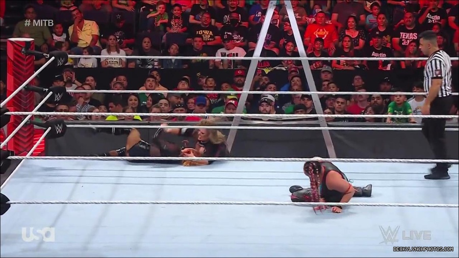 WWE_RAW_27th_June_2022_720p_WEBRip_h264_mp4_007578373.jpg
