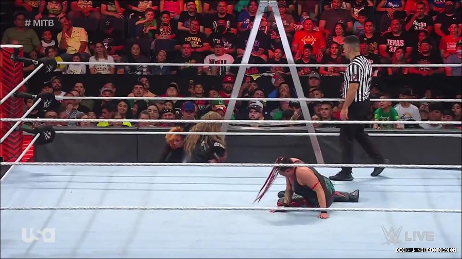 WWE_RAW_27th_June_2022_720p_WEBRip_h264_mp4_007579974.jpg