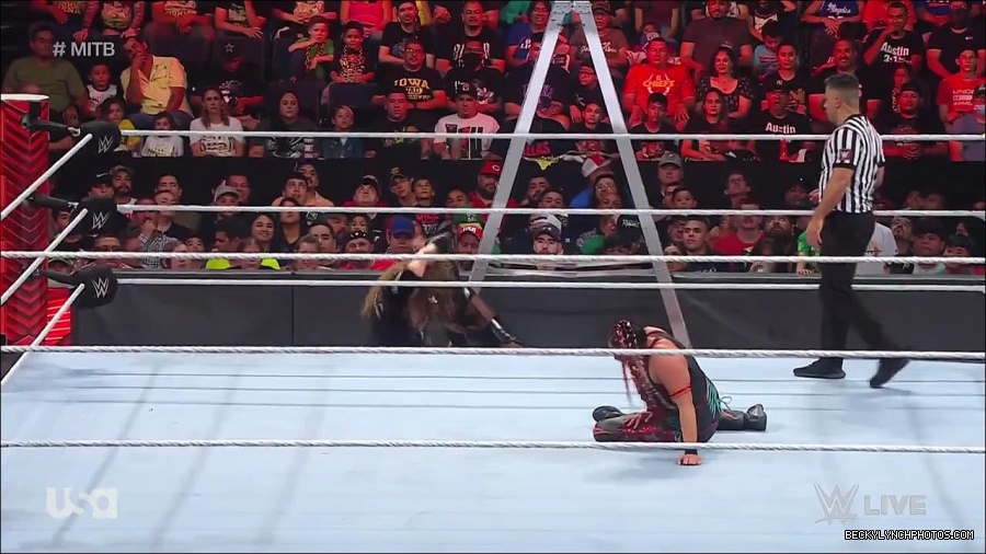 WWE_RAW_27th_June_2022_720p_WEBRip_h264_mp4_007580775.jpg
