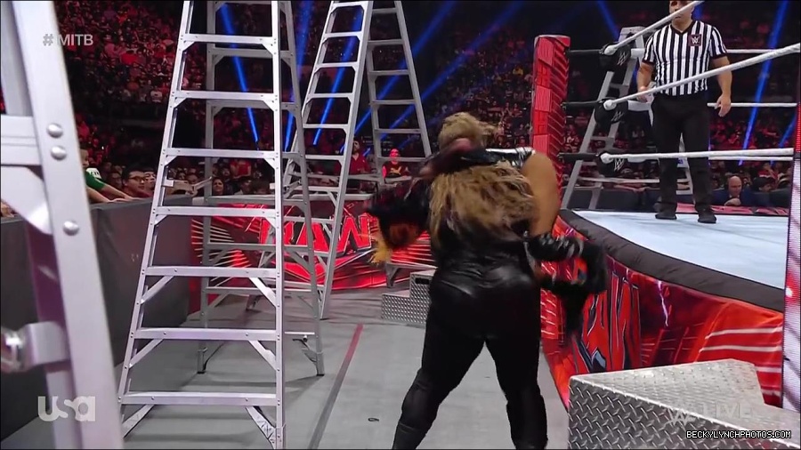 WWE_RAW_27th_June_2022_720p_WEBRip_h264_mp4_007581976.jpg