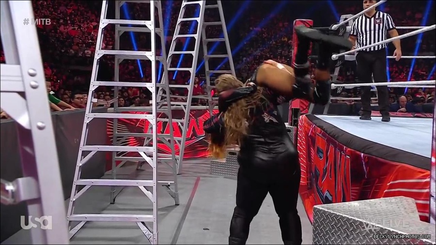 WWE_RAW_27th_June_2022_720p_WEBRip_h264_mp4_007582377.jpg