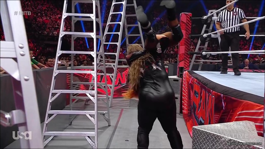 WWE_RAW_27th_June_2022_720p_WEBRip_h264_mp4_007582777.jpg