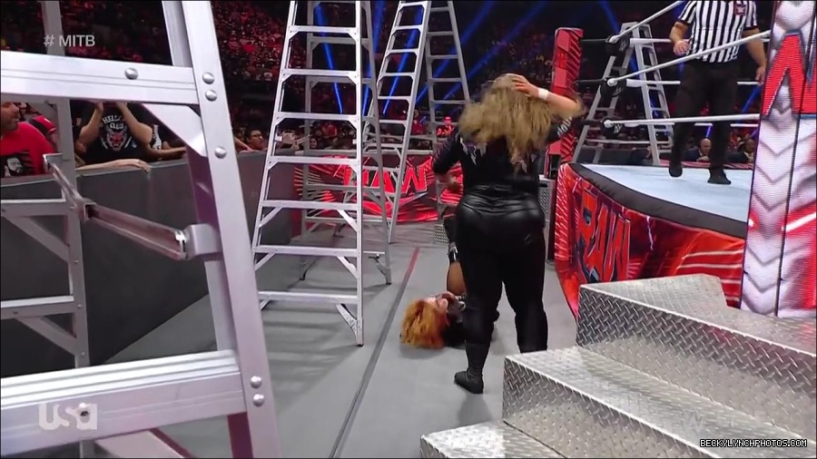 WWE_RAW_27th_June_2022_720p_WEBRip_h264_mp4_007584379.jpg