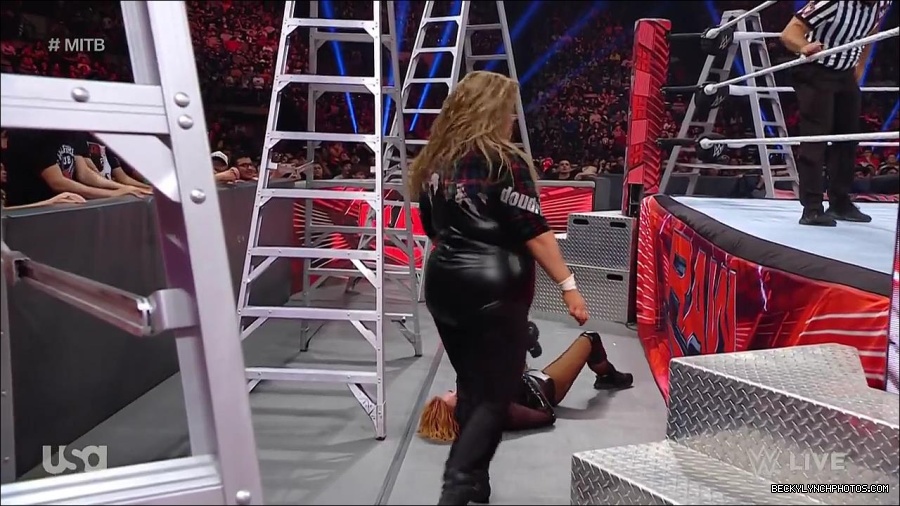 WWE_RAW_27th_June_2022_720p_WEBRip_h264_mp4_007585980.jpg