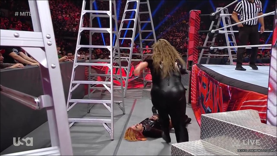 WWE_RAW_27th_June_2022_720p_WEBRip_h264_mp4_007587181.jpg