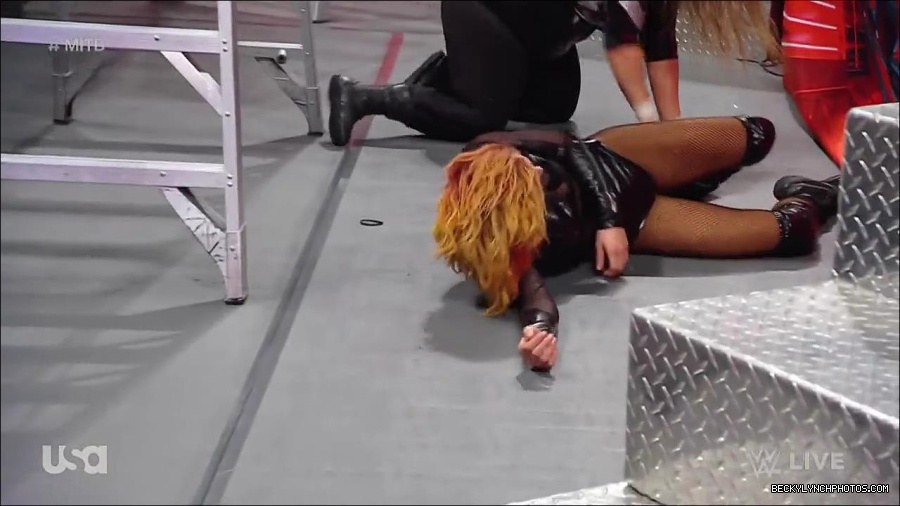 WWE_RAW_27th_June_2022_720p_WEBRip_h264_mp4_007589584.jpg