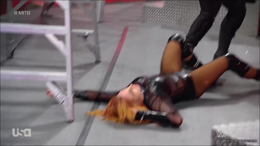 WWE_RAW_27th_June_2022_720p_WEBRip_h264_mp4_007590785.jpg