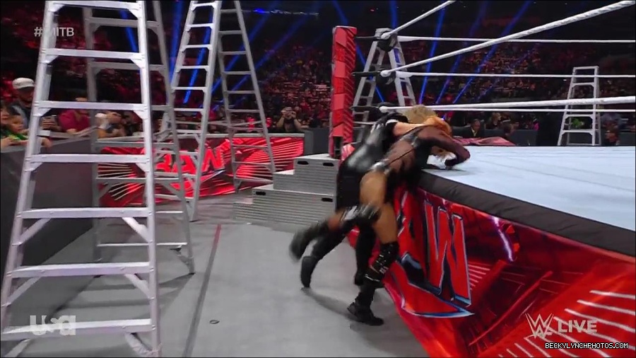 WWE_RAW_27th_June_2022_720p_WEBRip_h264_mp4_007628406.jpg
