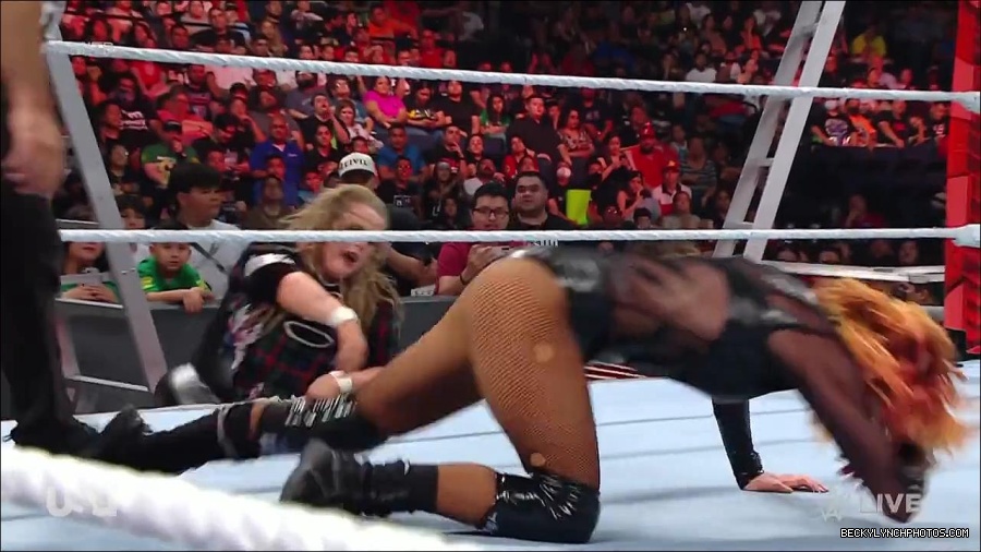 WWE_RAW_27th_June_2022_720p_WEBRip_h264_mp4_007630008.jpg