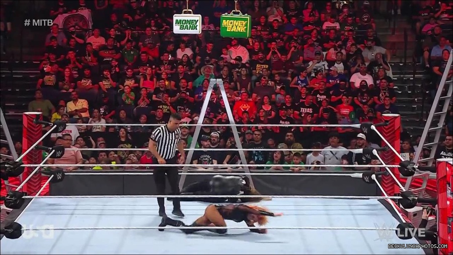 WWE_RAW_27th_June_2022_720p_WEBRip_h264_mp4_007631209.jpg