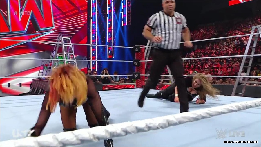 WWE_RAW_27th_June_2022_720p_WEBRip_h264_mp4_007632410.jpg