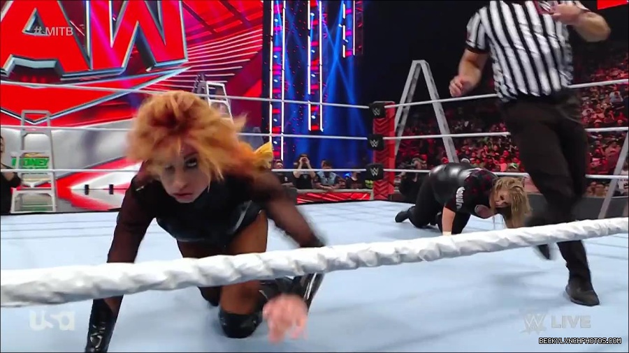 WWE_RAW_27th_June_2022_720p_WEBRip_h264_mp4_007632810.jpg