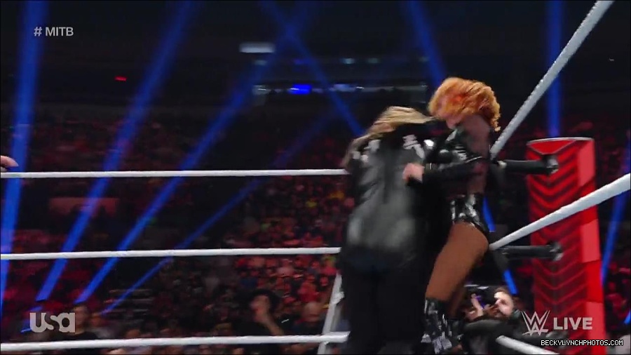 WWE_RAW_27th_June_2022_720p_WEBRip_h264_mp4_007653231.jpg