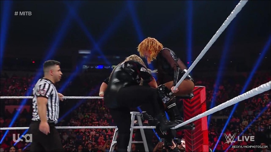 WWE_RAW_27th_June_2022_720p_WEBRip_h264_mp4_007659637.jpg