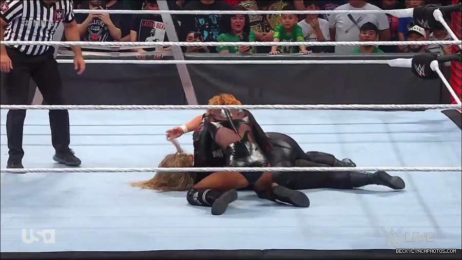WWE_RAW_27th_June_2022_720p_WEBRip_h264_mp4_007667245.jpg