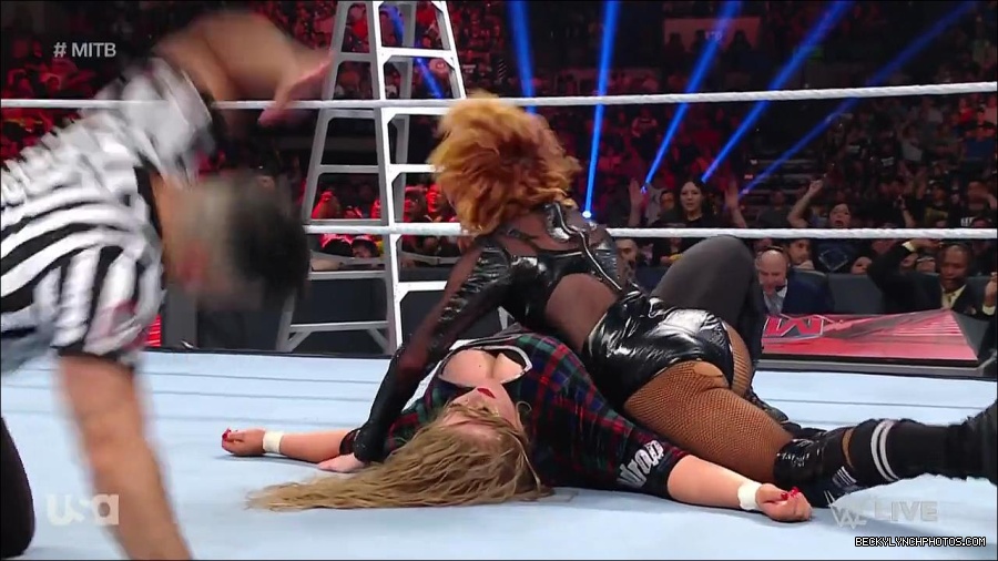 WWE_RAW_27th_June_2022_720p_WEBRip_h264_mp4_007669247.jpg