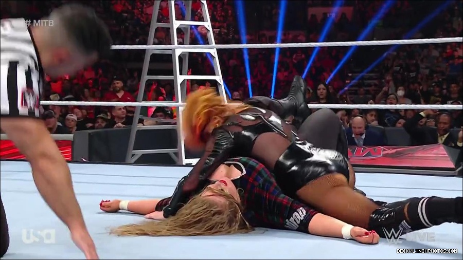 WWE_RAW_27th_June_2022_720p_WEBRip_h264_mp4_007669647.jpg