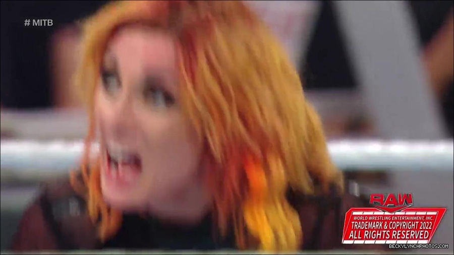 WWE_RAW_27th_June_2022_720p_WEBRip_h264_mp4_007707702.jpg