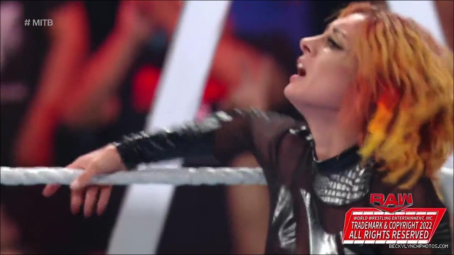 WWE_RAW_27th_June_2022_720p_WEBRip_h264_mp4_007710505.jpg