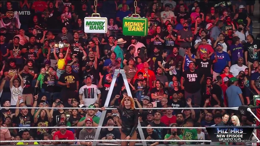 WWE_RAW_27th_June_2022_720p_WEBRip_h264_mp4_007712507.jpg