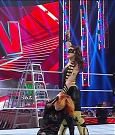 WWE_RAW_27th_June_2022_720p_WEBRip_h264_mp4_007263175.jpg