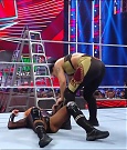WWE_RAW_27th_June_2022_720p_WEBRip_h264_mp4_007274386.jpg