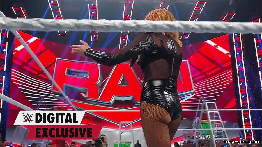 Y2Mate_is_-_Becky_Lynch_is_the_embodiment_of_Never_Give_Up_Raw_Exclusive2C_June_272C_2022-jwAS12_jHxk-720p-1656426534644_mp4_000008333.jpg