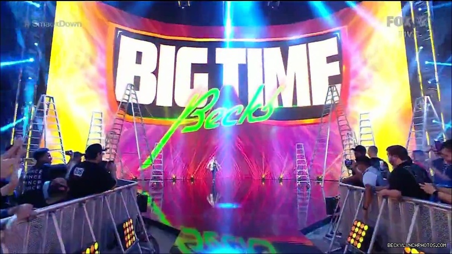 WWE_Friday_Night_Smackdown_1st_July_2022_720p_WEBRip_h264_mp4_002558359.jpg