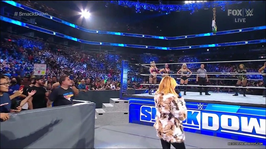WWE_Friday_Night_Smackdown_1st_July_2022_720p_WEBRip_h264_mp4_002579179.jpg