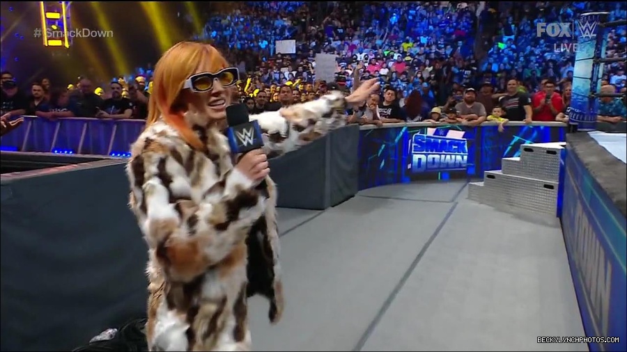 WWE_Friday_Night_Smackdown_1st_July_2022_720p_WEBRip_h264_mp4_002588789.jpg
