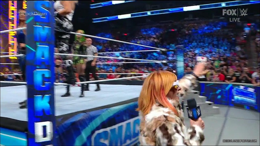 WWE_Friday_Night_Smackdown_1st_July_2022_720p_WEBRip_h264_mp4_002606006.jpg