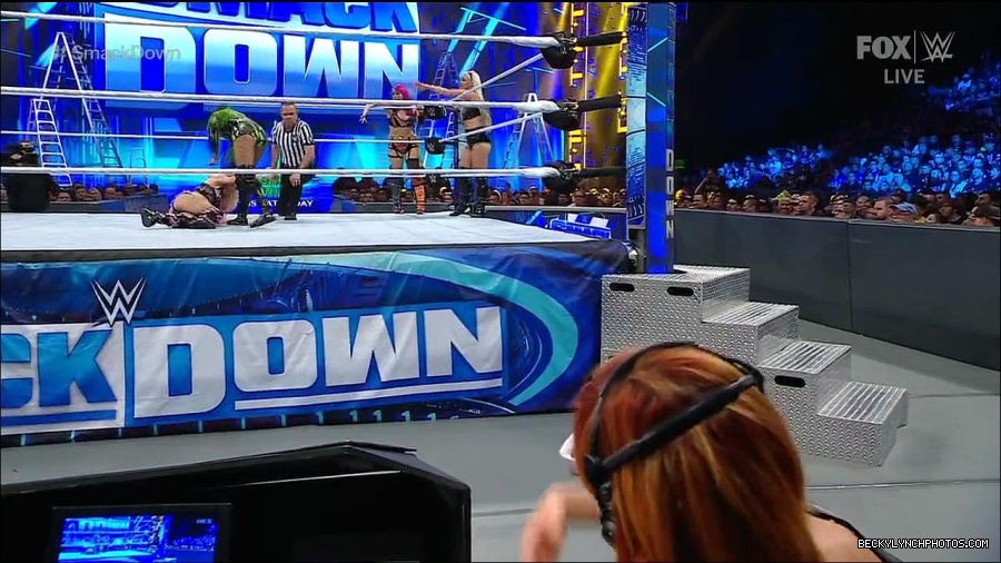 WWE_Friday_Night_Smackdown_1st_July_2022_720p_WEBRip_h264_mp4_003032961.jpg