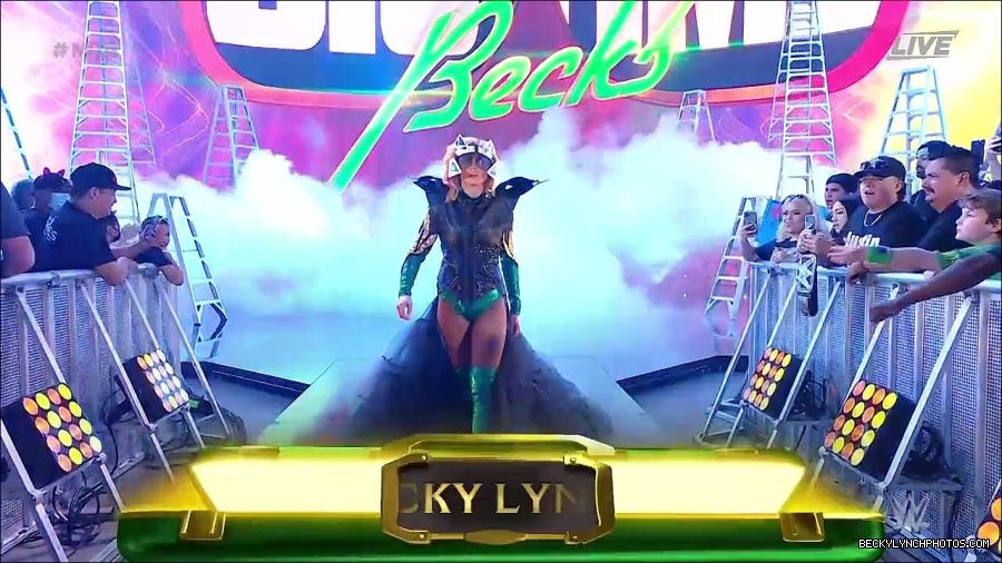 WWE_Money_In_The_Bank_2022_720p_WEB_h264-HEEL_mp4_000331121.jpg