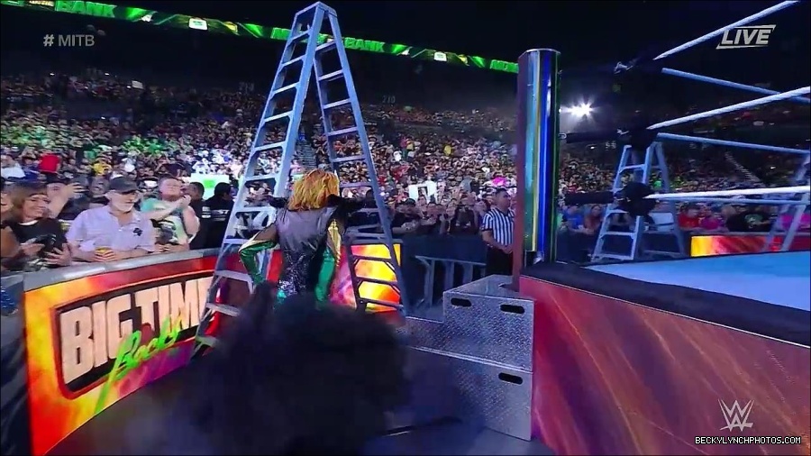 WWE_Money_In_The_Bank_2022_720p_WEB_h264-HEEL_mp4_000341521.jpg