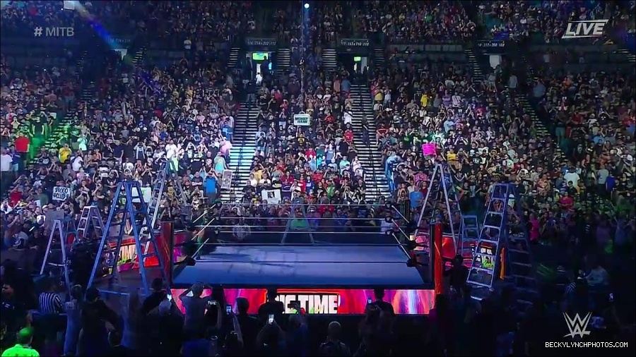 WWE_Money_In_The_Bank_2022_720p_WEB_h264-HEEL_mp4_000345521.jpg