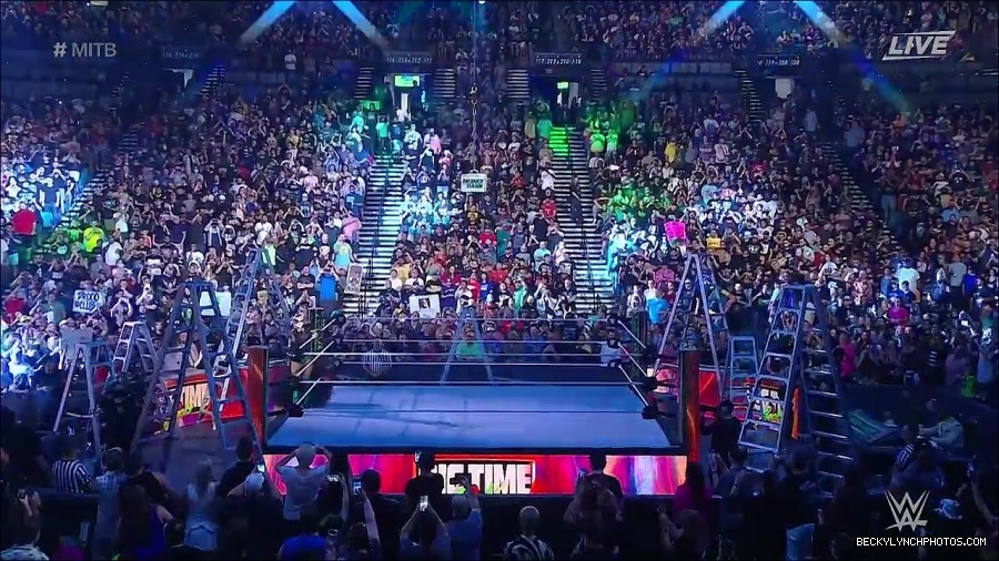 WWE_Money_In_The_Bank_2022_720p_WEB_h264-HEEL_mp4_000345921.jpg