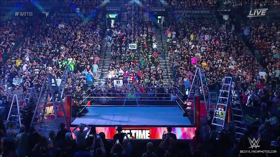 WWE_Money_In_The_Bank_2022_720p_WEB_h264-HEEL_mp4_000347121.jpg