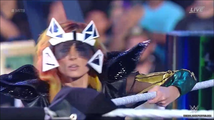 WWE_Money_In_The_Bank_2022_720p_WEB_h264-HEEL_mp4_000348721.jpg