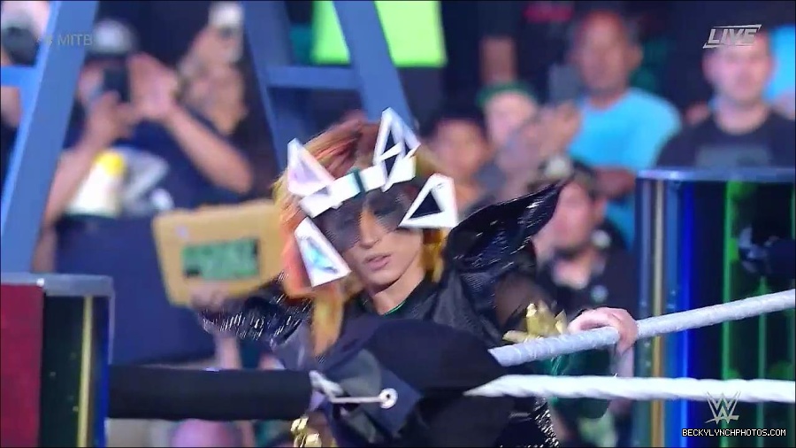 WWE_Money_In_The_Bank_2022_720p_WEB_h264-HEEL_mp4_000349921.jpg