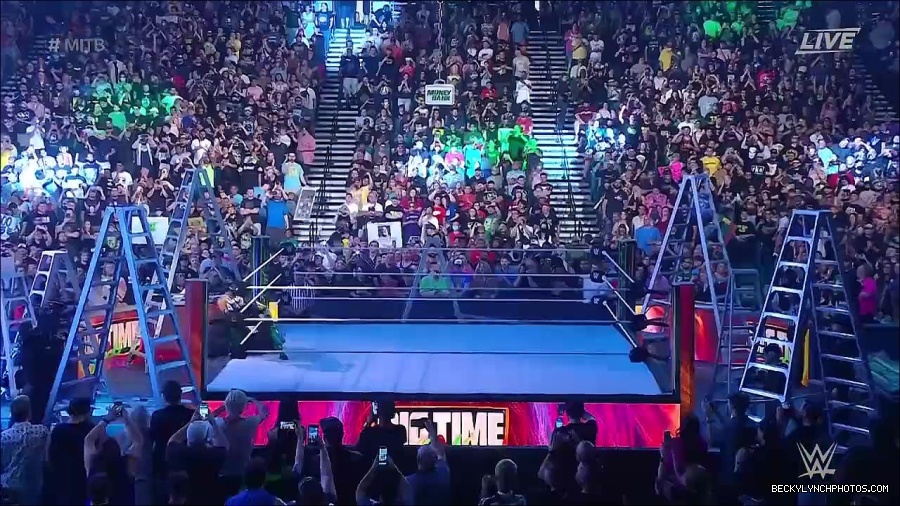 WWE_Money_In_The_Bank_2022_720p_WEB_h264-HEEL_mp4_000350321.jpg