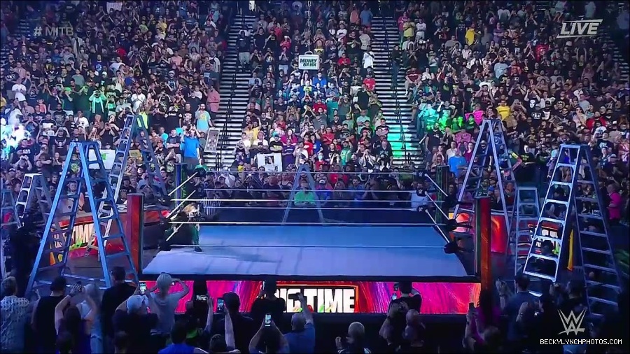 WWE_Money_In_The_Bank_2022_720p_WEB_h264-HEEL_mp4_000350721.jpg