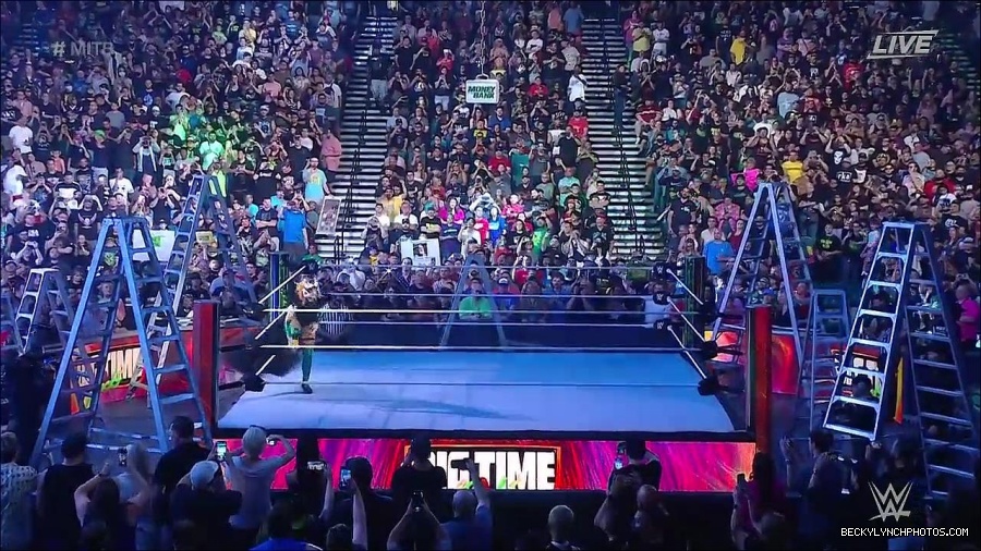 WWE_Money_In_The_Bank_2022_720p_WEB_h264-HEEL_mp4_000351121.jpg