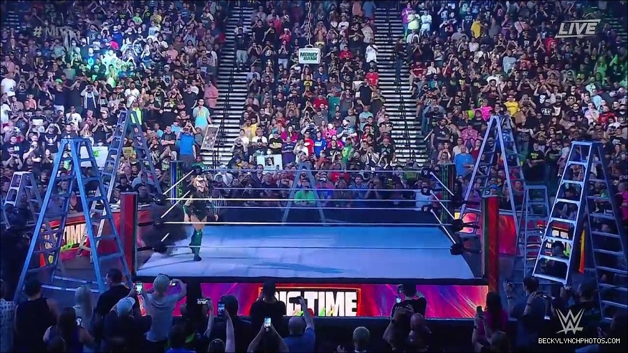 WWE_Money_In_The_Bank_2022_720p_WEB_h264-HEEL_mp4_000351521.jpg