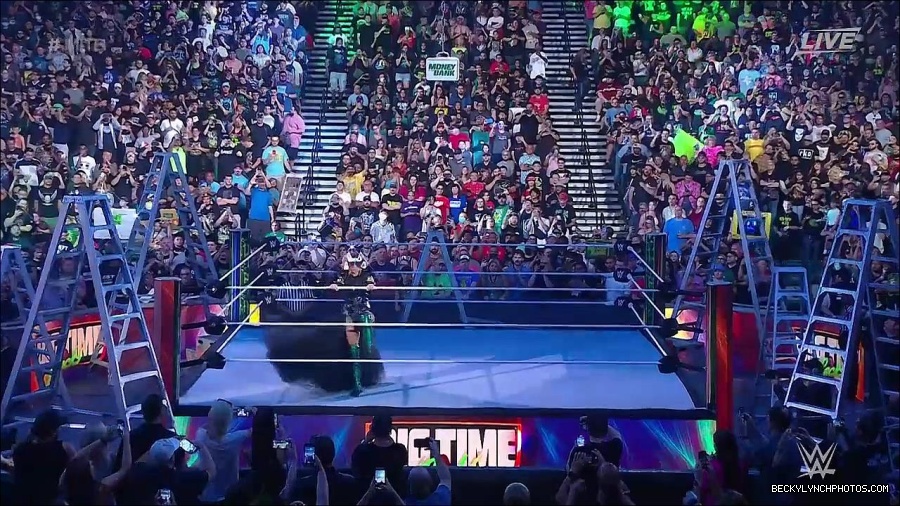 WWE_Money_In_The_Bank_2022_720p_WEB_h264-HEEL_mp4_000352721.jpg